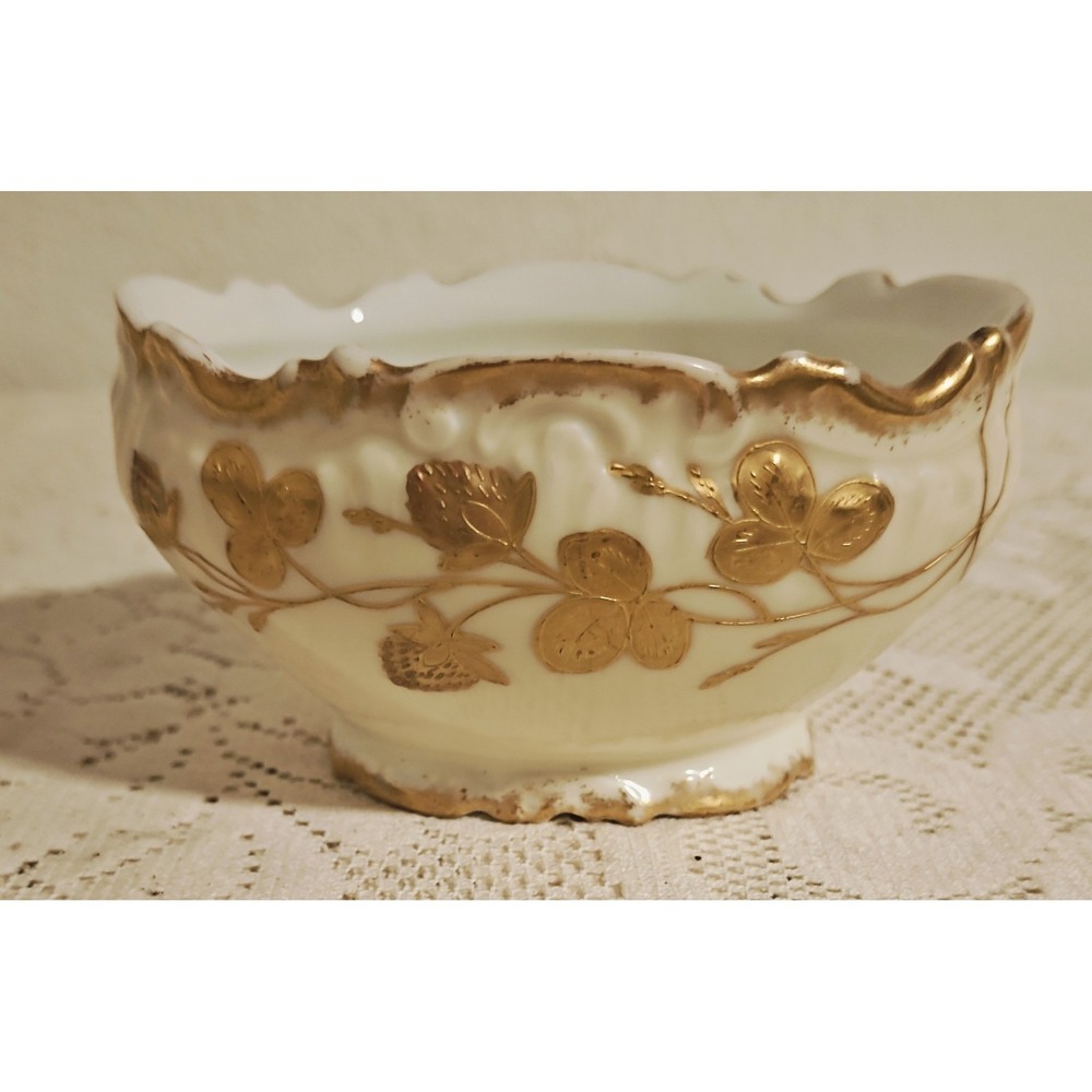 c1900 Limoges Elite Works Porcelain Bowl scalloped footed Gold Round Small